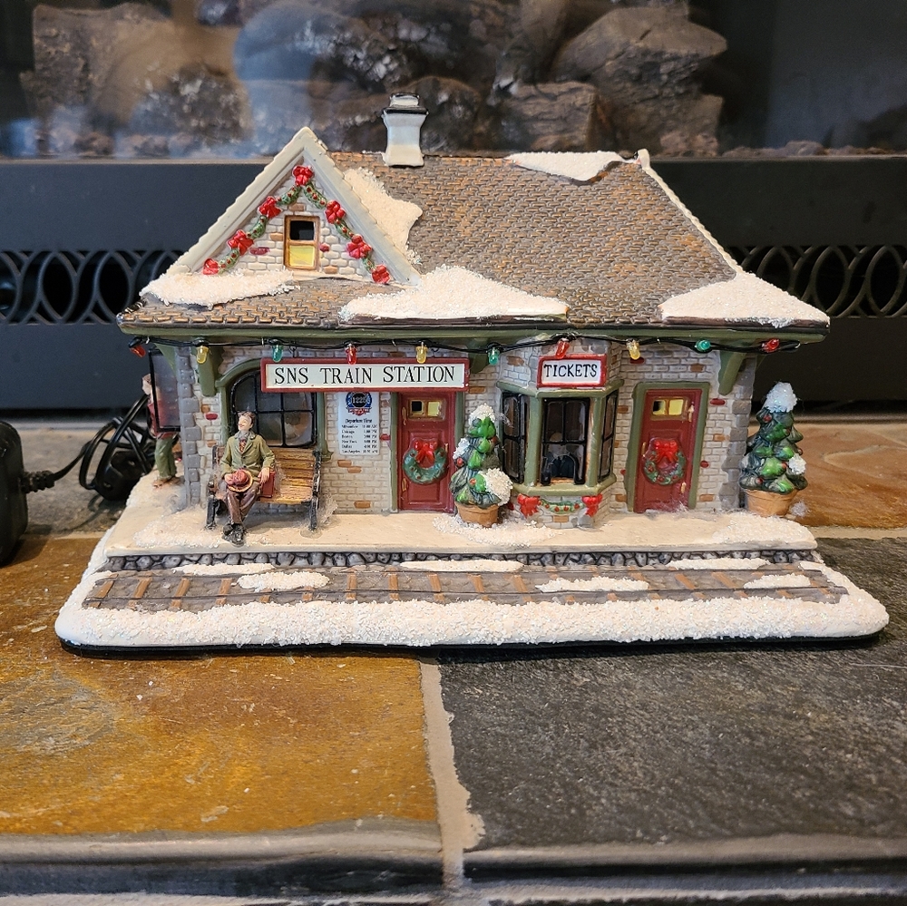St. Nicholas Square SNS Light Up Train Station Christmas Village Holiday Decor